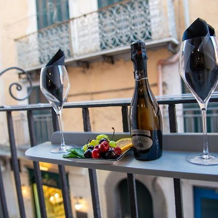 Centro Storico Apartment Procida Luaran gambar